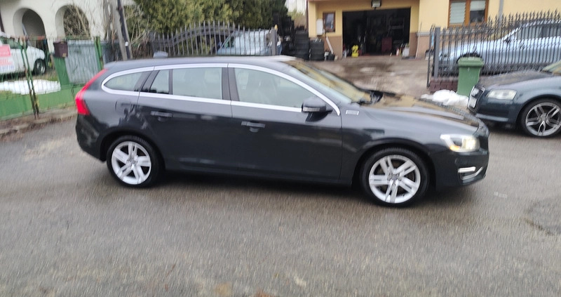 Volvo V60 cena 47999 przebieg: 300000, rok produkcji 2013 z Niemcza małe 562